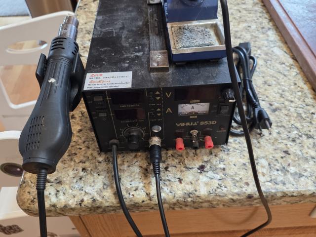 Yihua Soldering and Hot air Station
